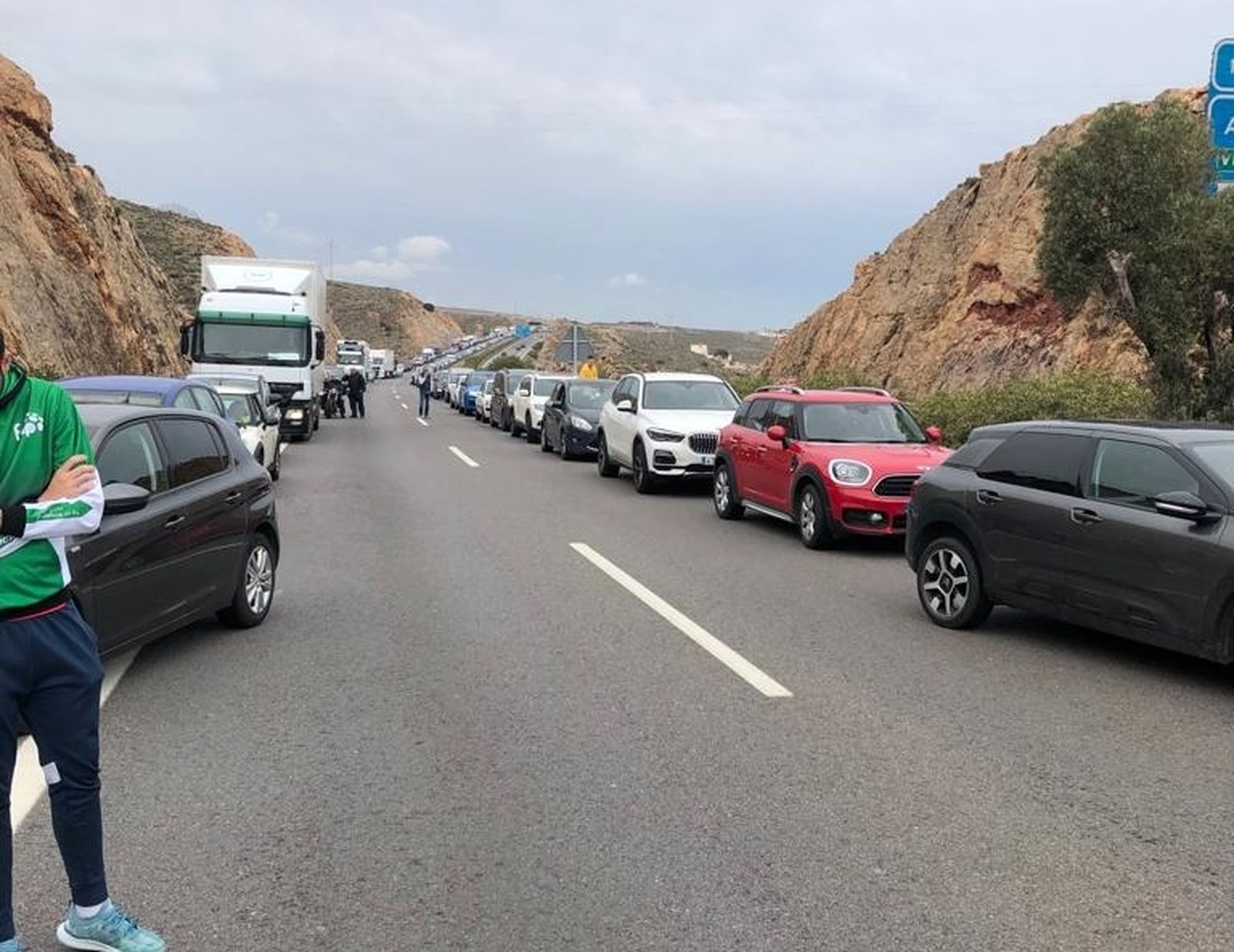 Fotogalería del accidente que se ha producido en la A-7 en dirección a Aguadulce.