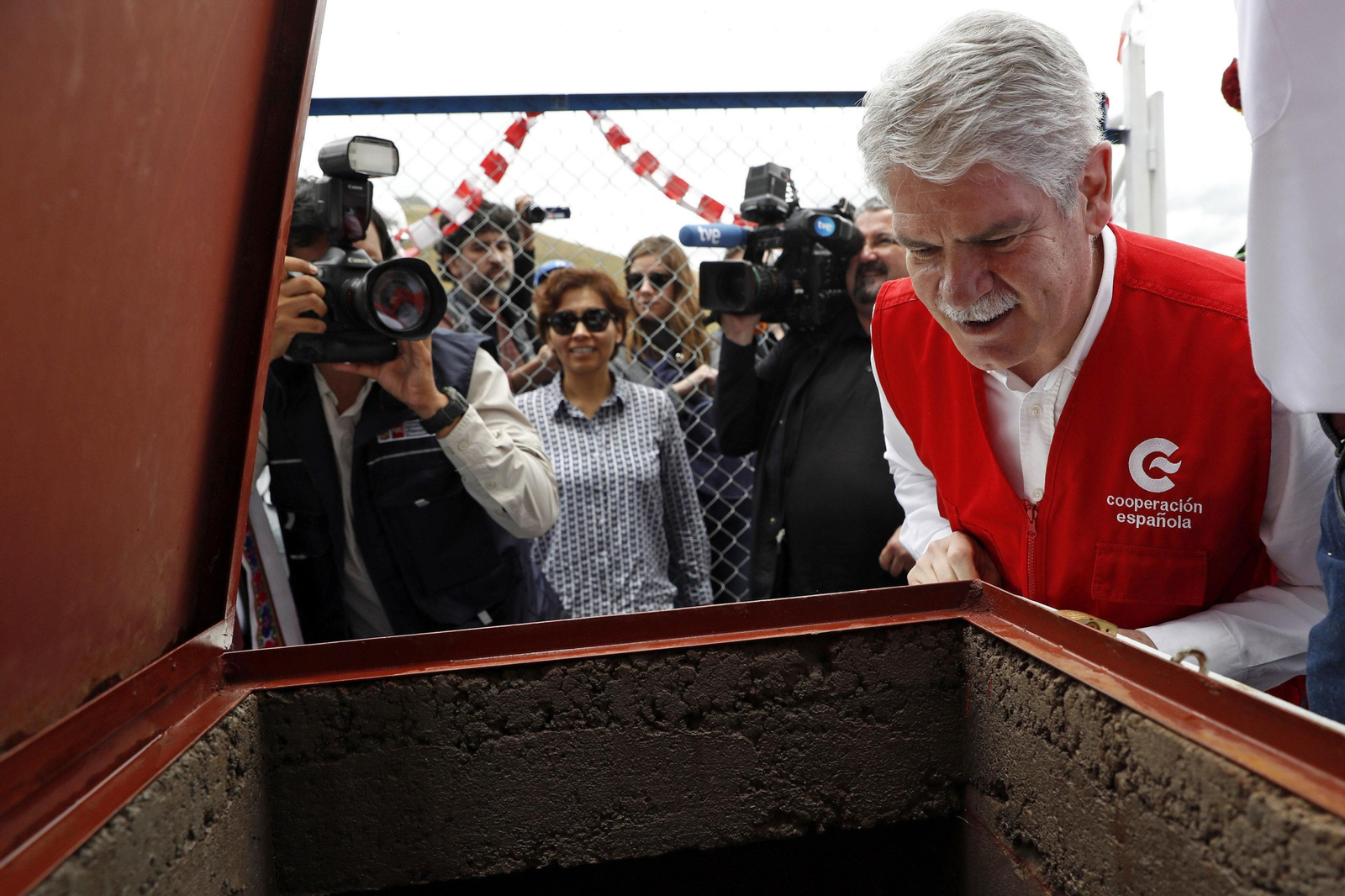 Dastis inaugura uno de los nuevos Reservorios del Pueblo de Picotayoc, en Cuzco.