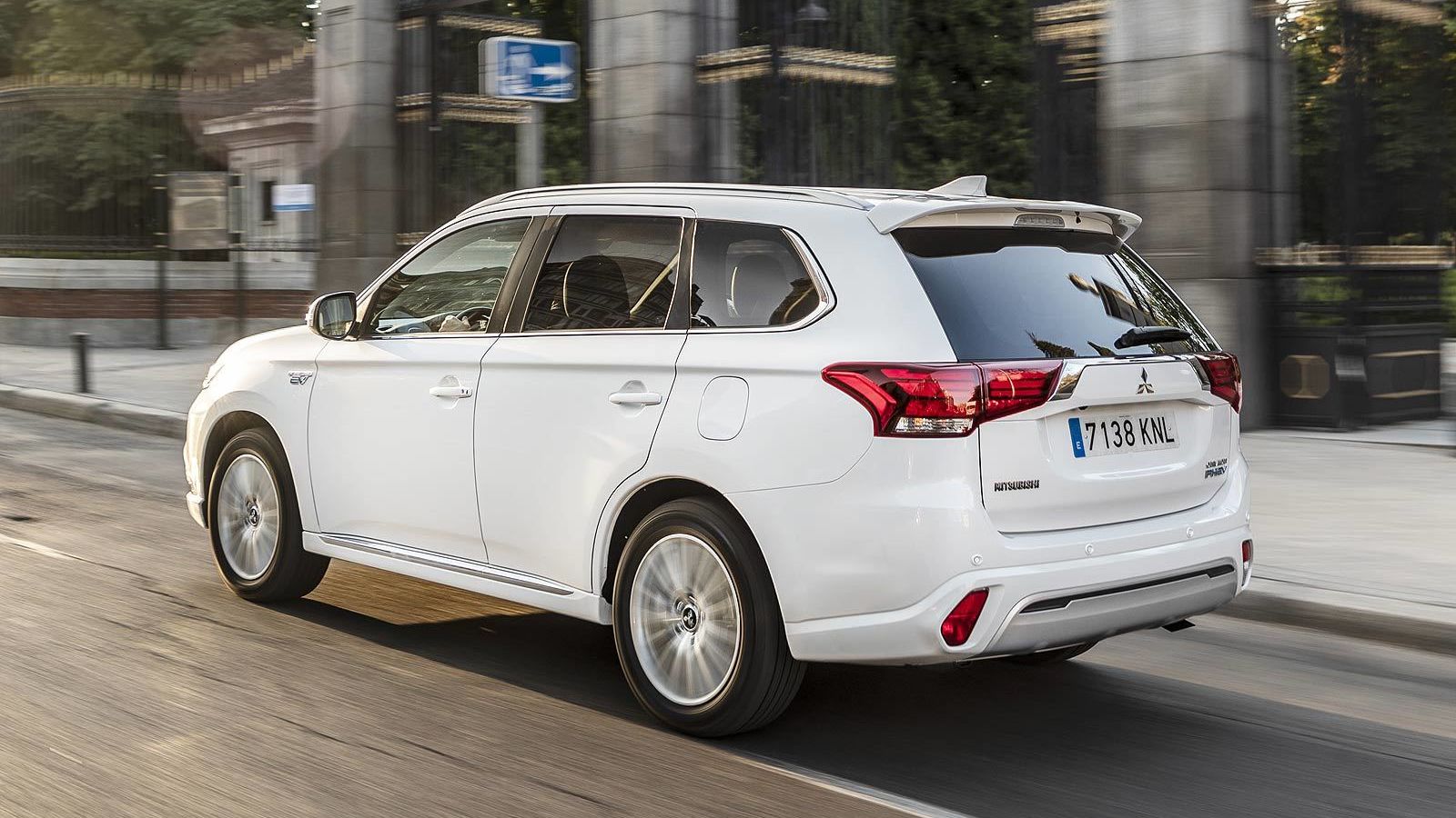 Mitsubishi Outlander PHEV 2019.