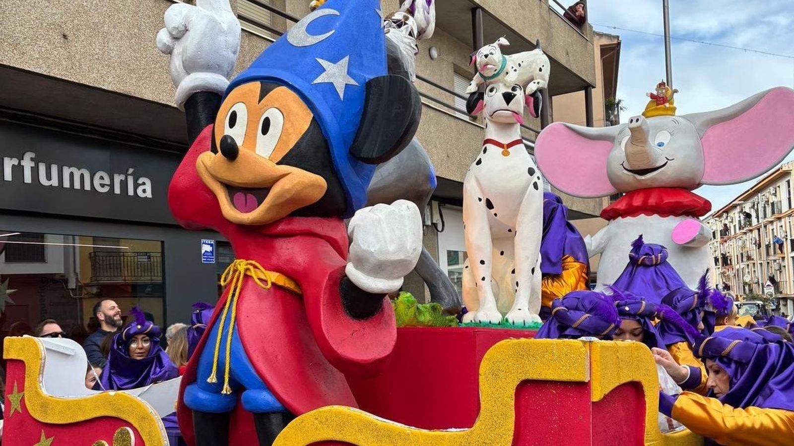 Una carroza de la Cabalgata de los Reyes Magos de Priego de Córdoba de 2025.