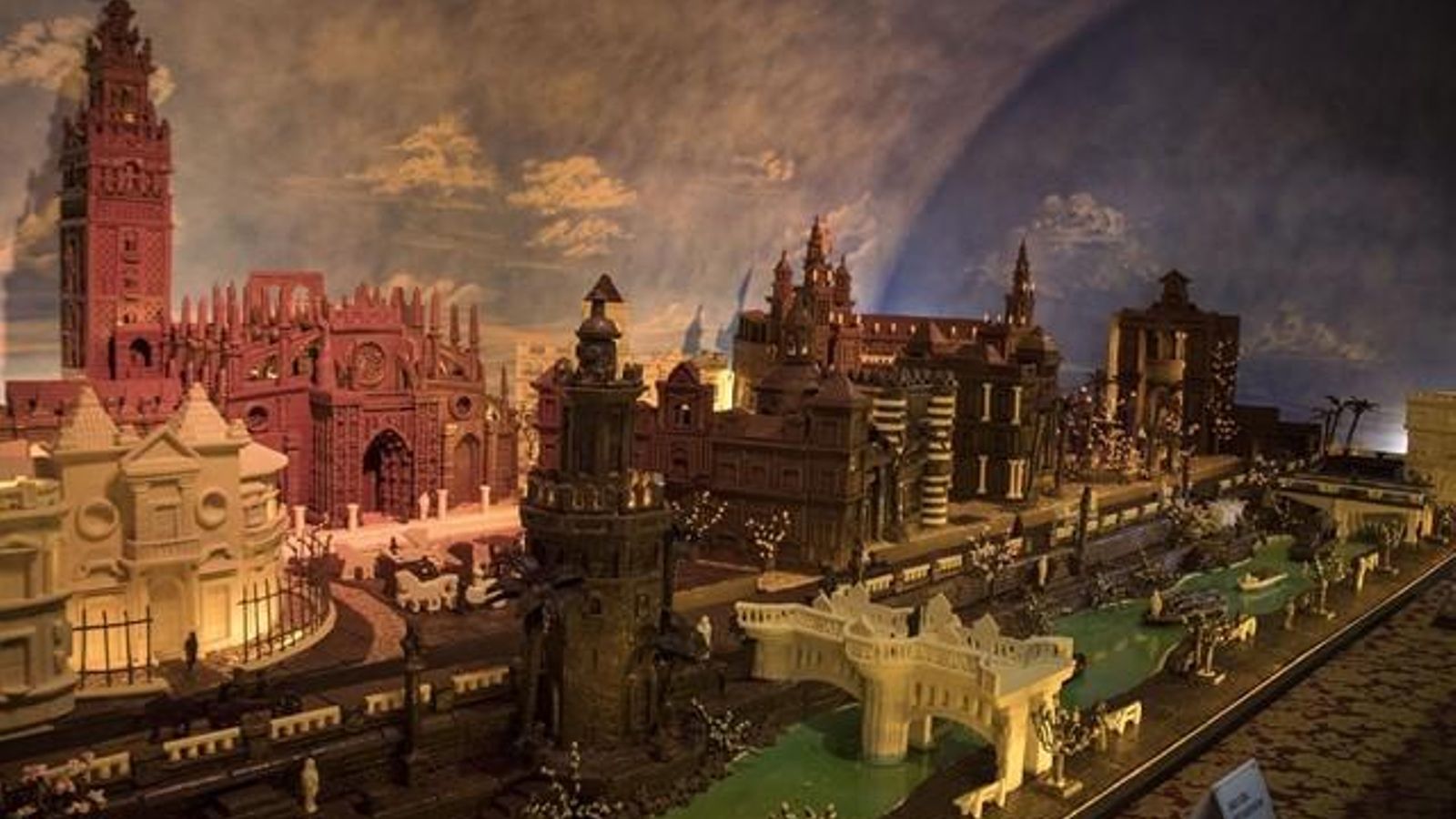 Ciudad de Sevilla realizada en Chocolate en Estepa.