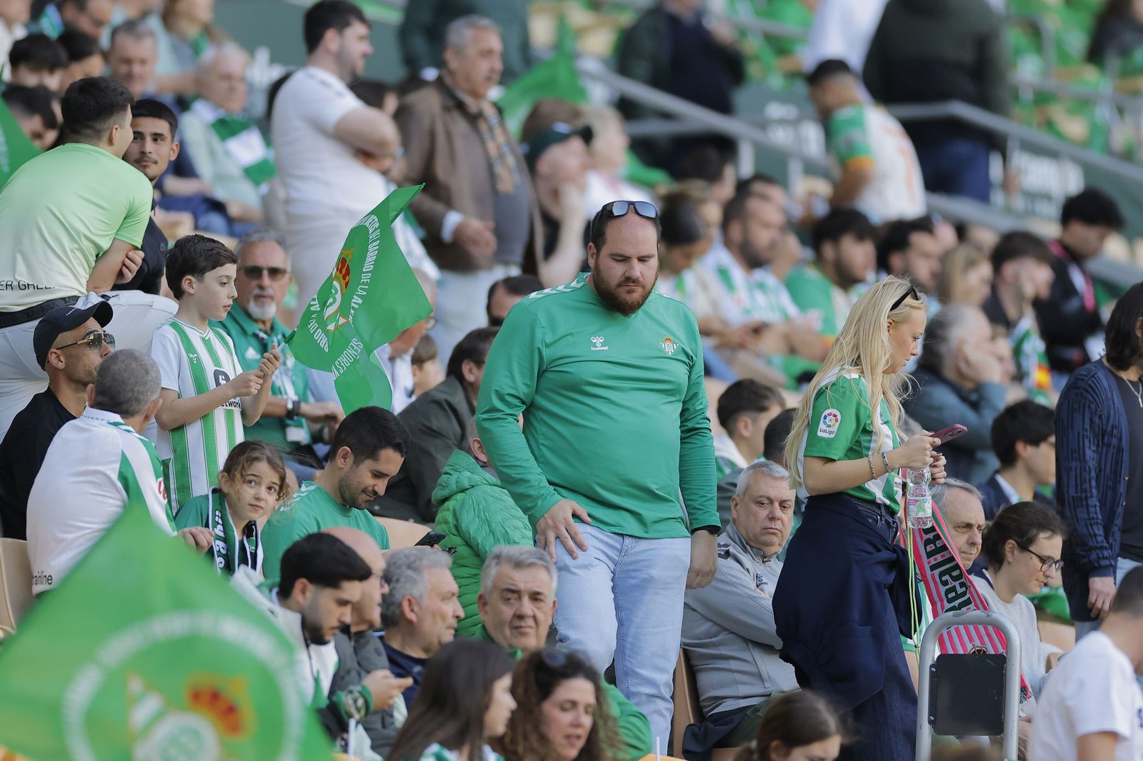 Búscate en las fotos del Betis - Sevilla