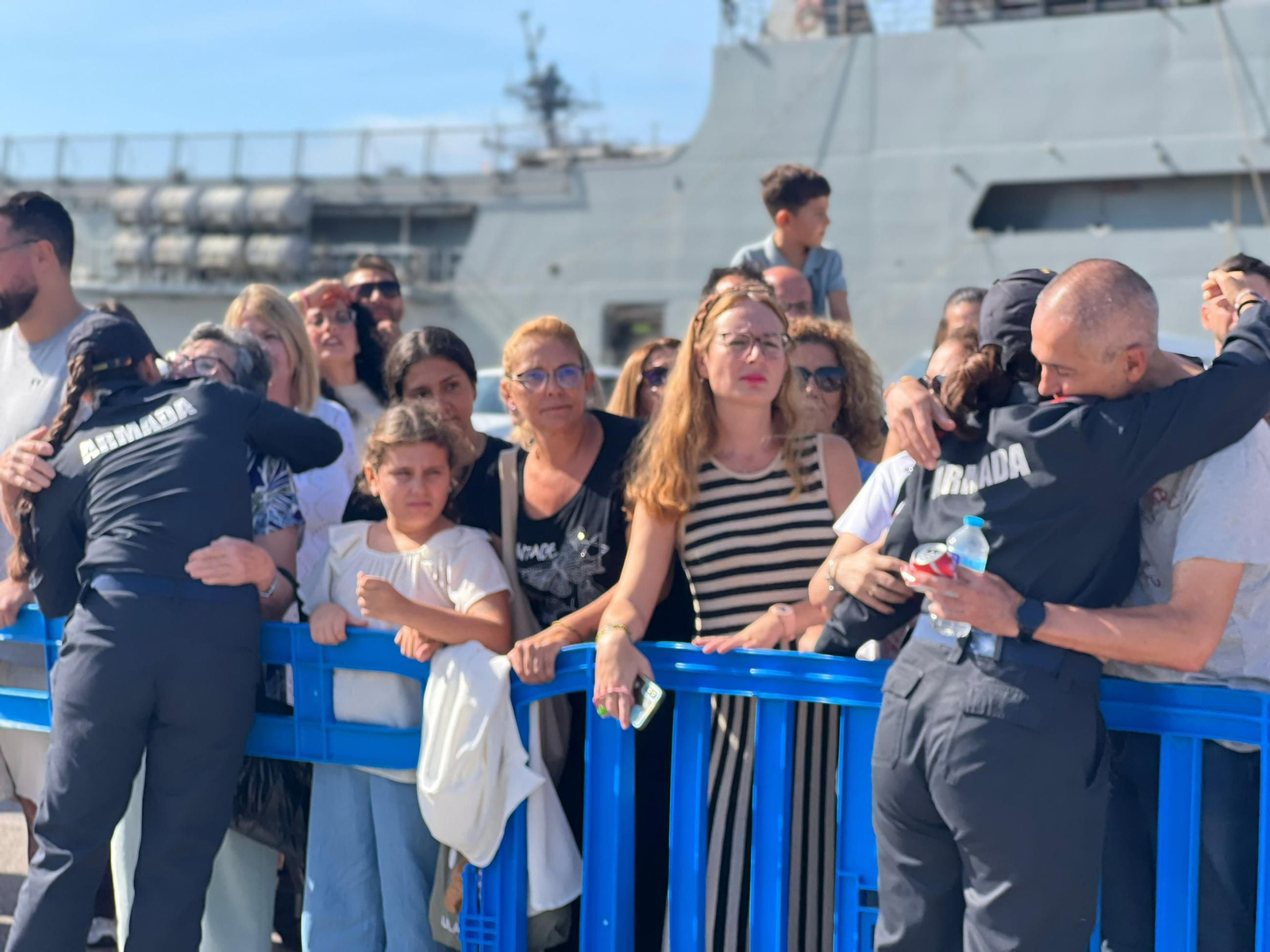 Salida de la fragata 'Victoria' de la Base de Rota.