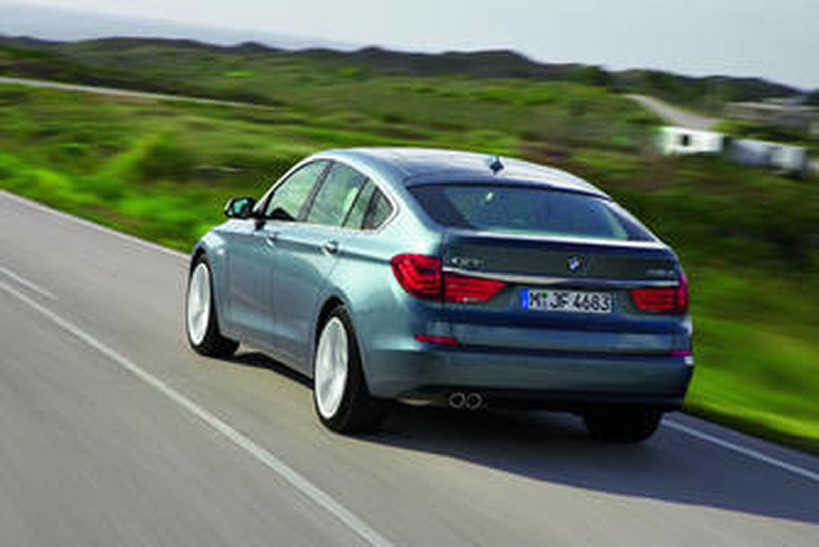 Todos los modelos llevan de serie una caja de cambios automática de ocho marchas.