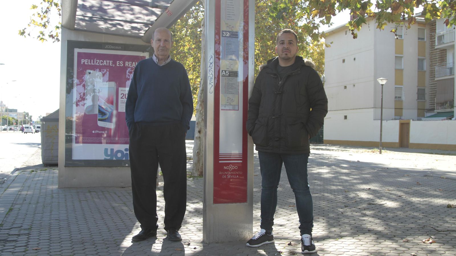 Dos generaciones de líderes vecinales de Las Vegas, Rafael Pertegal padre e hijo.