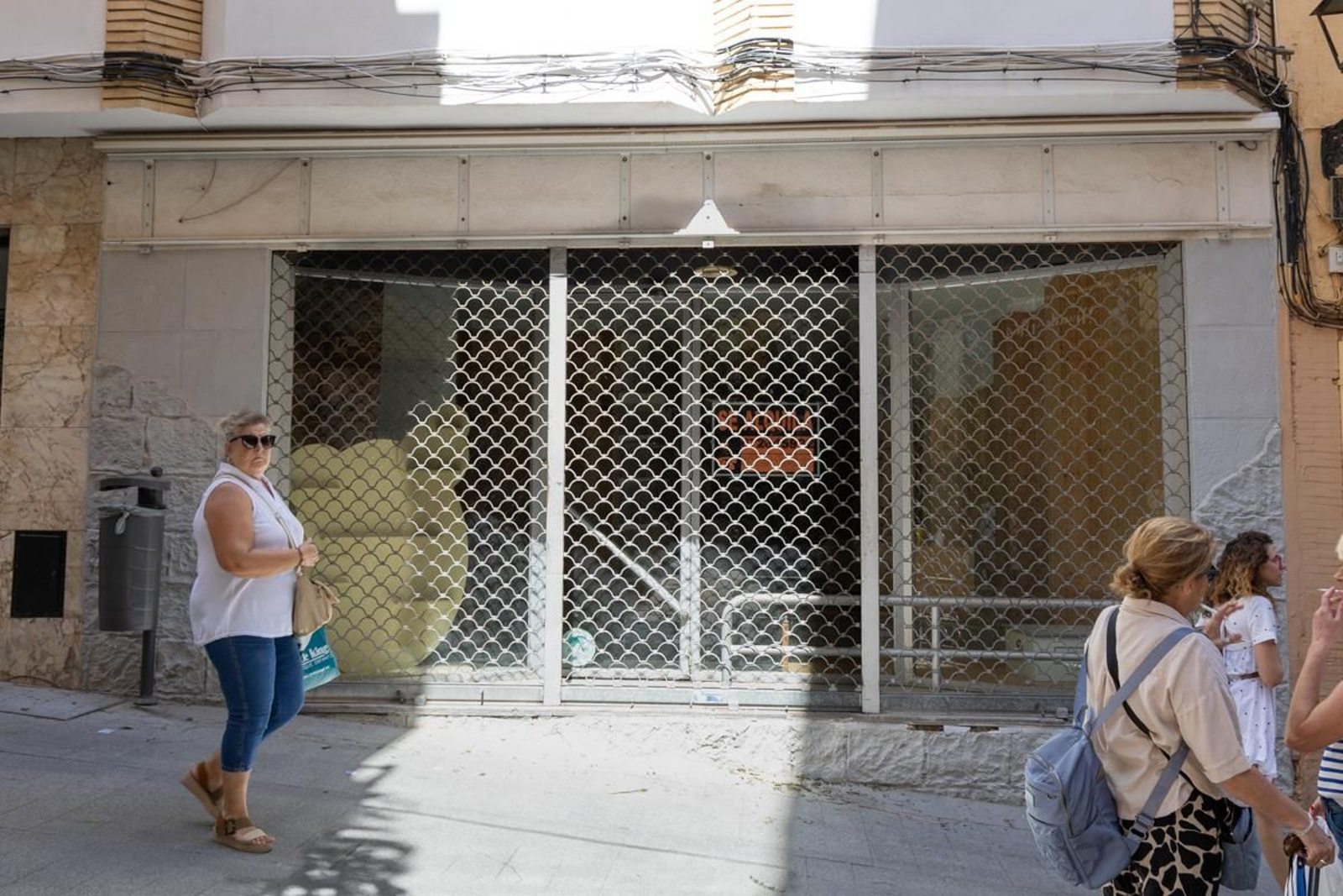 Locales vacíos en el centro de Jaén, en imágenes