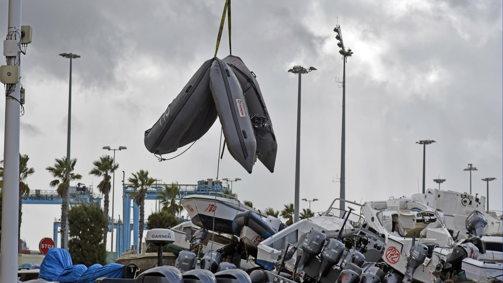Las fotos del desalojo de las narcolanchas del servicio marítimo de la Guardia Civil