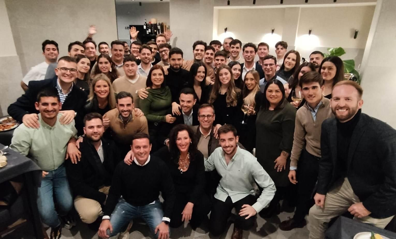 Miembros de Nuevas Generaciones del PP almeriense se reúnen por Navidad