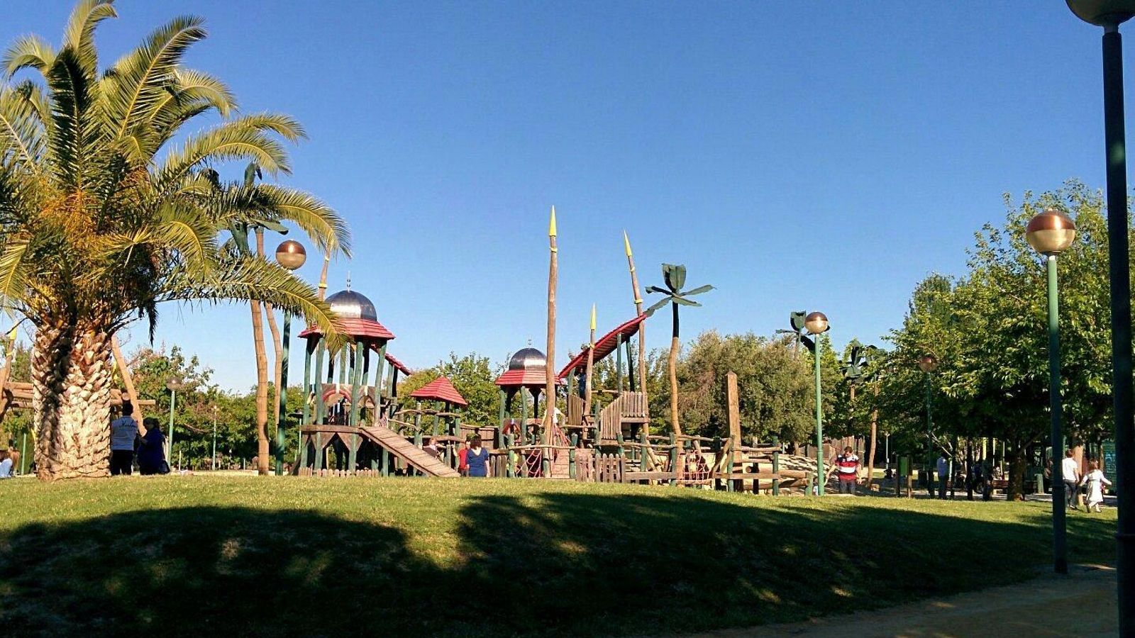 Las zonas de césped son perfectas para disfrutar de un día de asueto y picnic al aire libre.