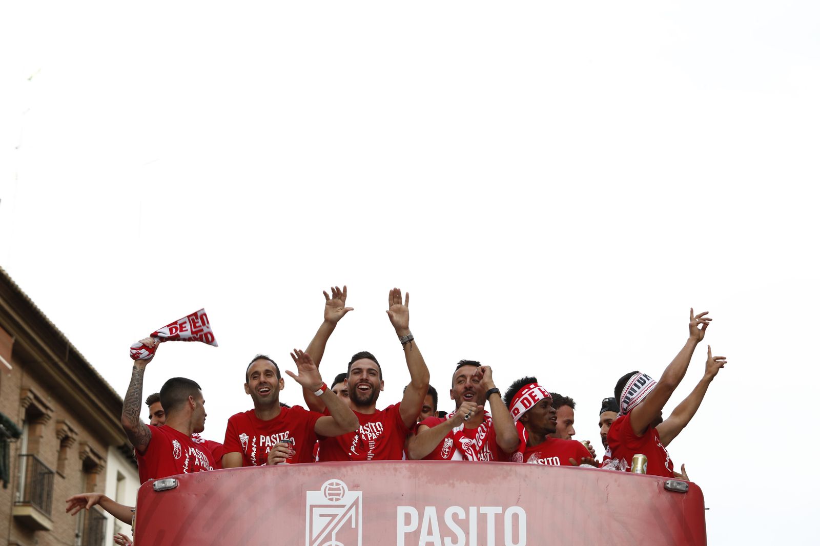 La Fuente de las Batallas, punto de reunión de todo el granadinismo