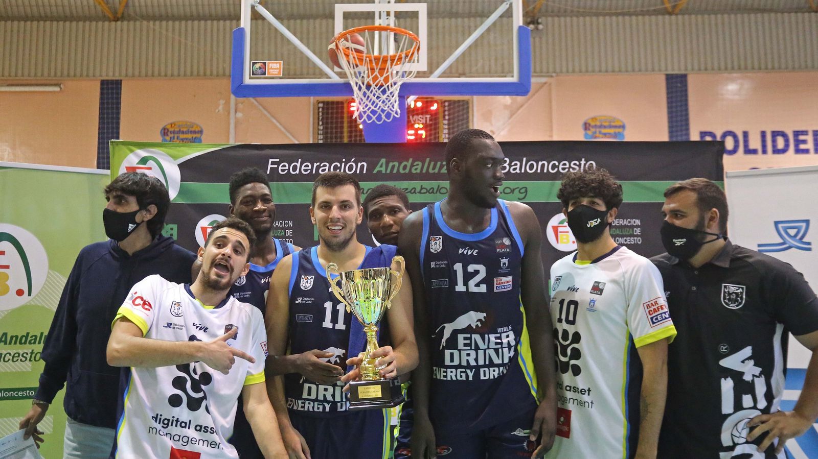 Las mejores fotos del UDEA - ULB de la Copa Diputación