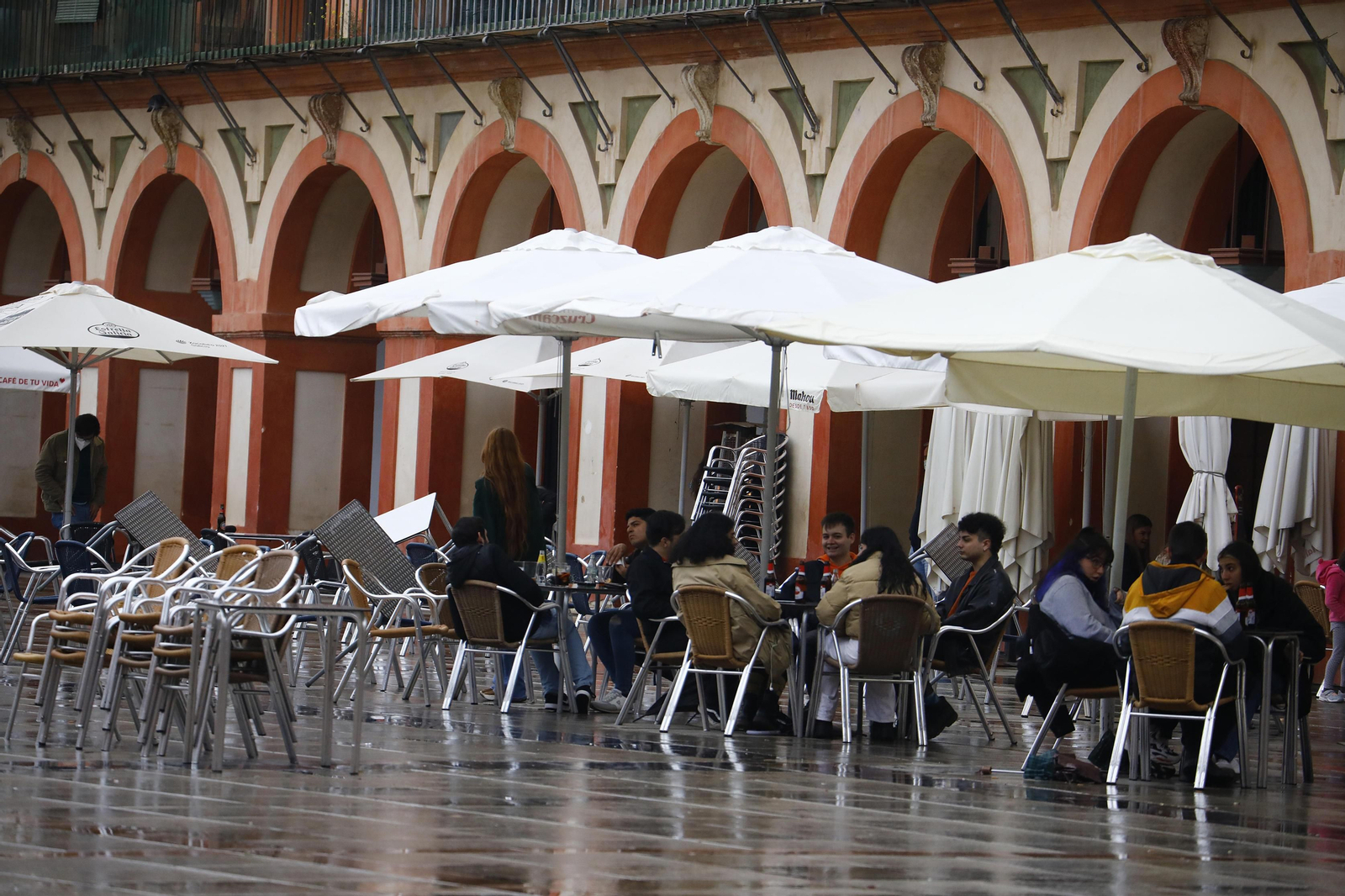 Fotografías: Tarde de bares y compras dos meses después en Córdoba
