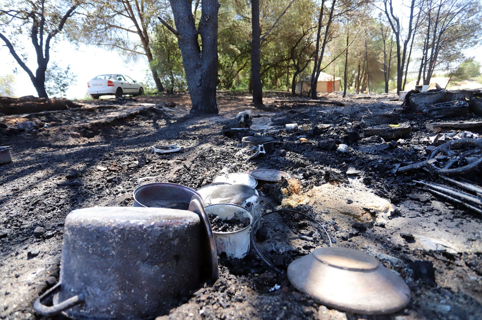 Imágenes del incendio de chabolas en Lucena del Puerto