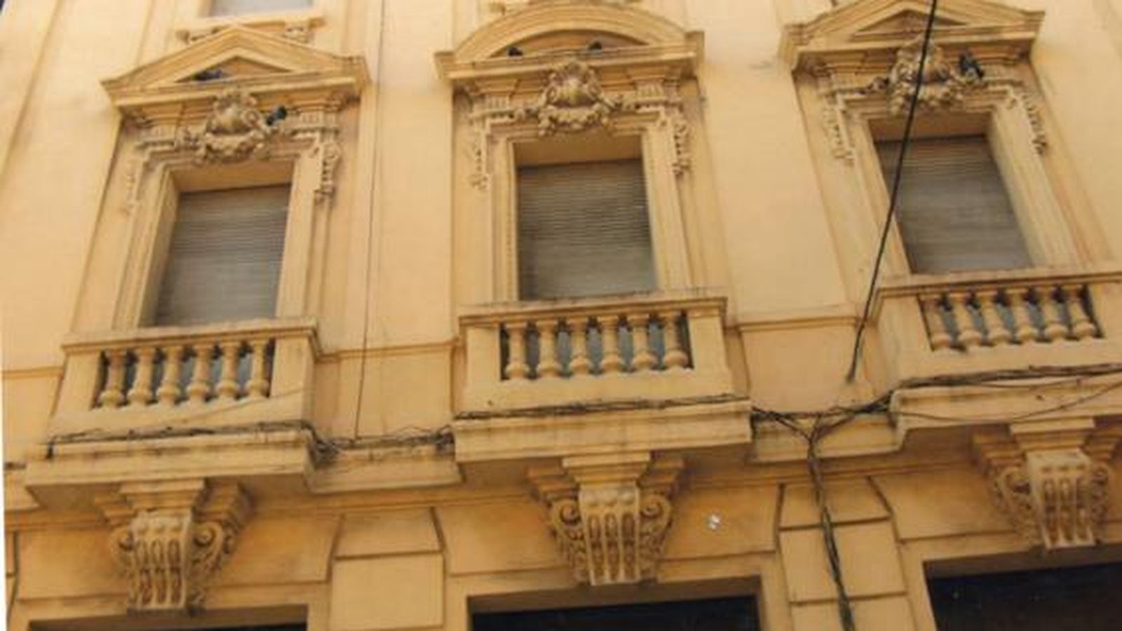 Edificio Nº 20 de la calle Segismundo Moret.