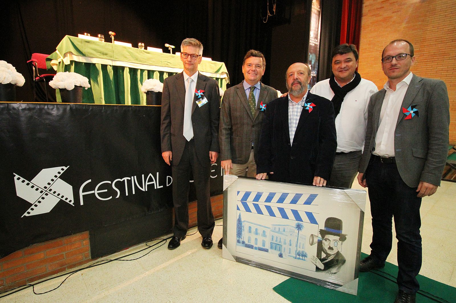 Imágenes de la entrega a Francisco Regueira del Premio Cine y Valores de Huelva Información