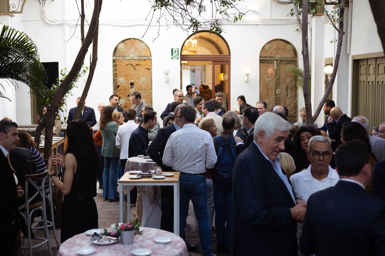 Imágenes de la presentación de la Guía de la Semana Santa de Huelva y su provincia 2023