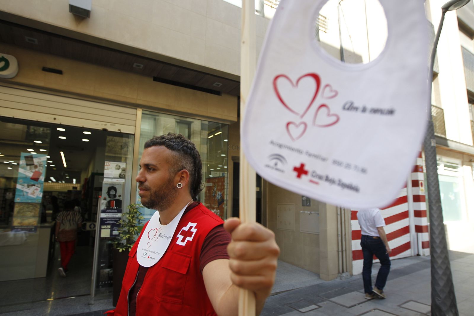 Programa acogimiento familiar.  Cruz Roja Almería