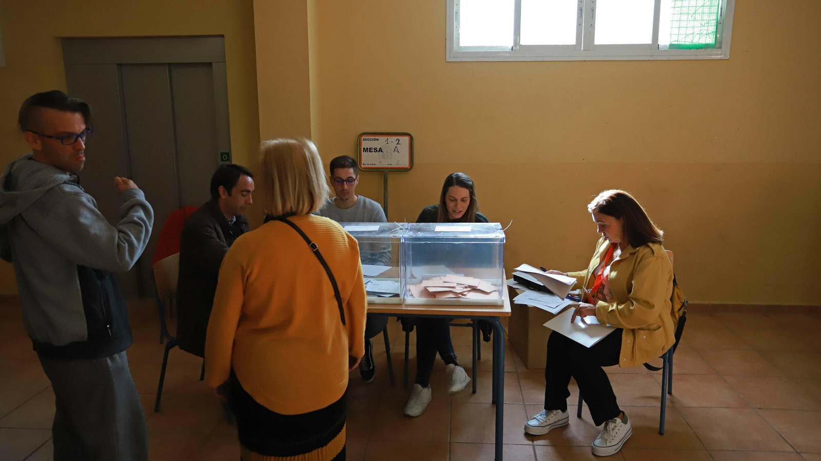 Las mejores fotos de la jornada electoral en Algeciras