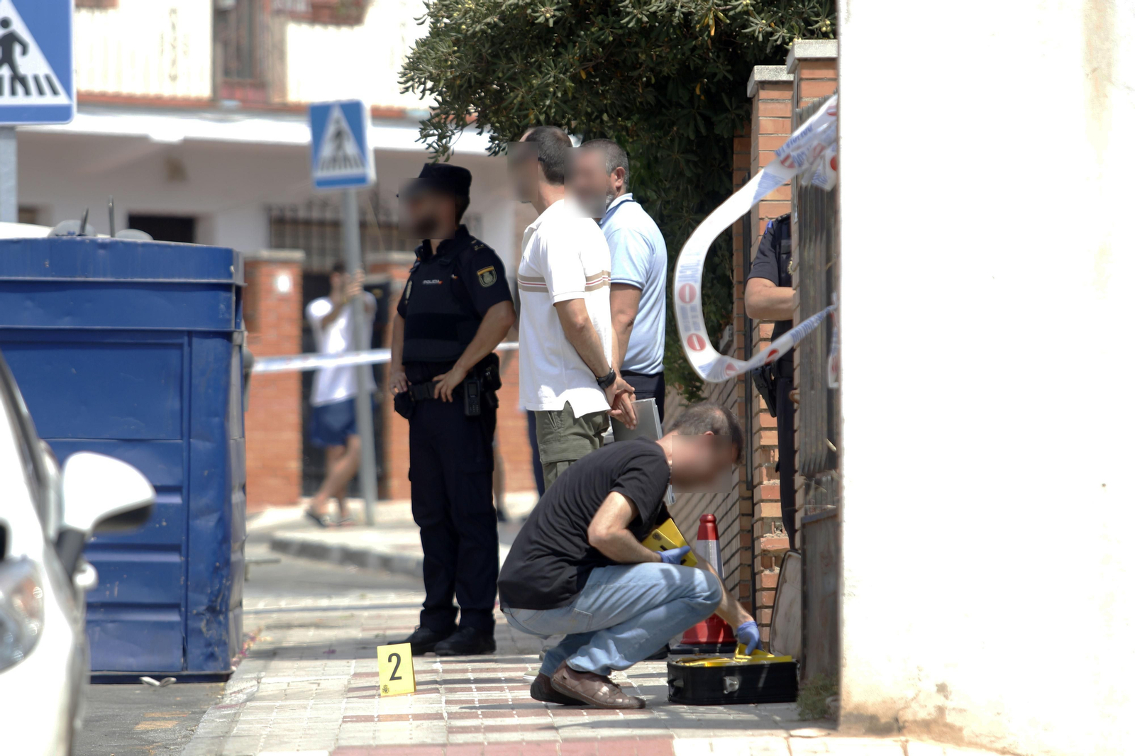 Agentes de la Policía Científica en el lugar del suceso, en Puerto de la Torre. Agentes de la Policía Científica en el lugar del suceso, en Puerto de la Torre.