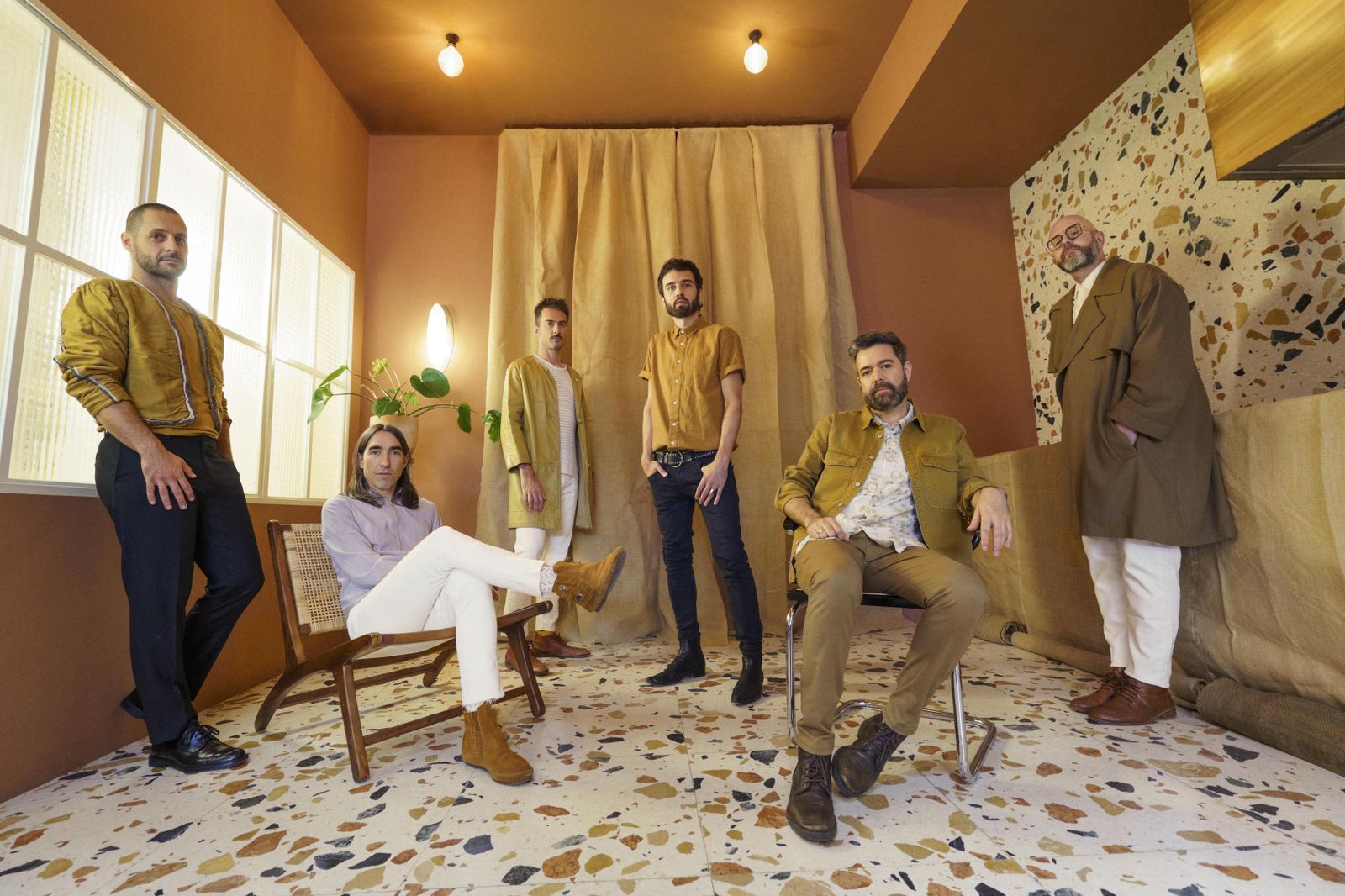Los Vetusta Morla regresan con ‘Cable a tierra’, un disco entre la experimentación y los sonidos tradicionales.