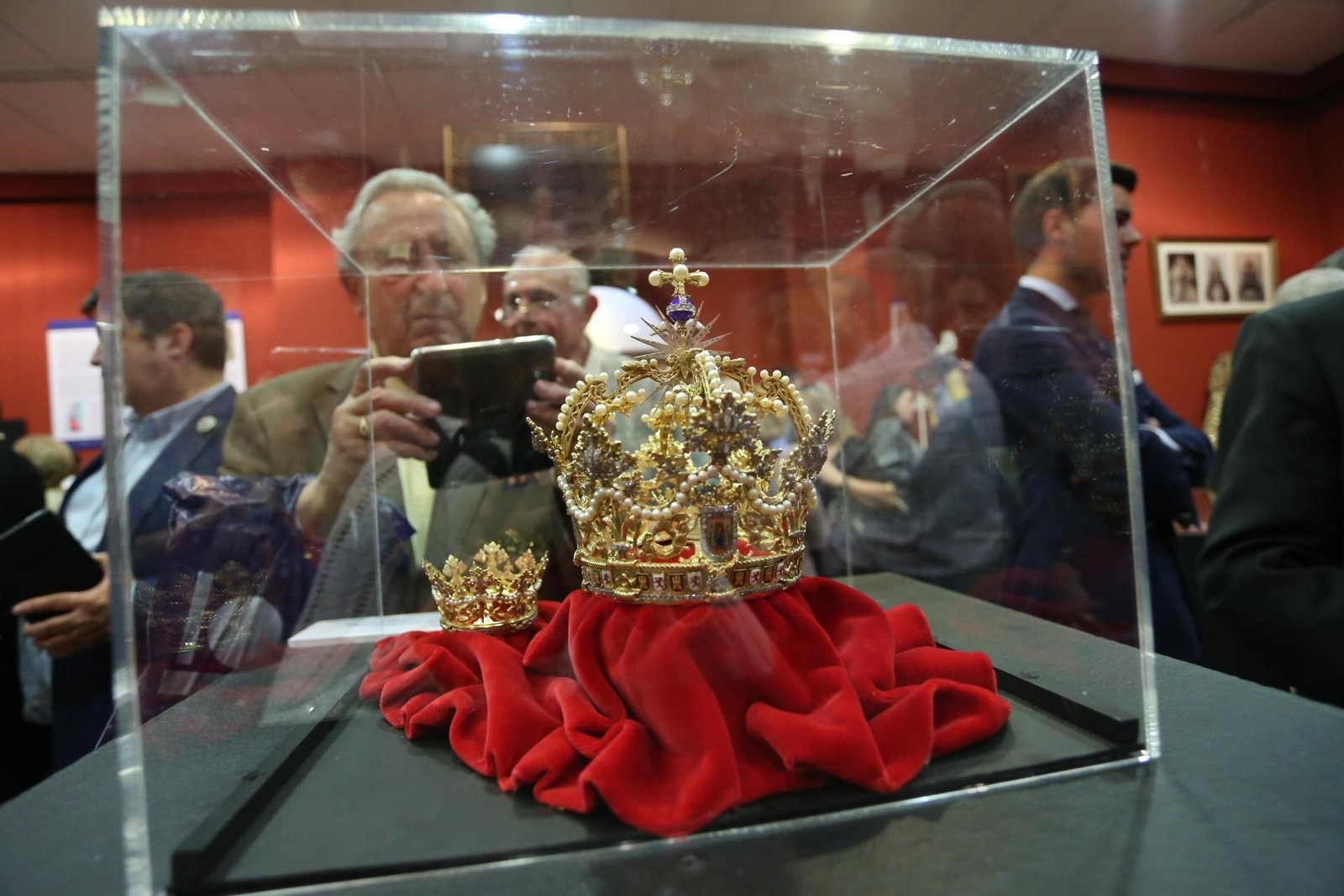 Las imágenes de la exposición de la Hermandad de Valme