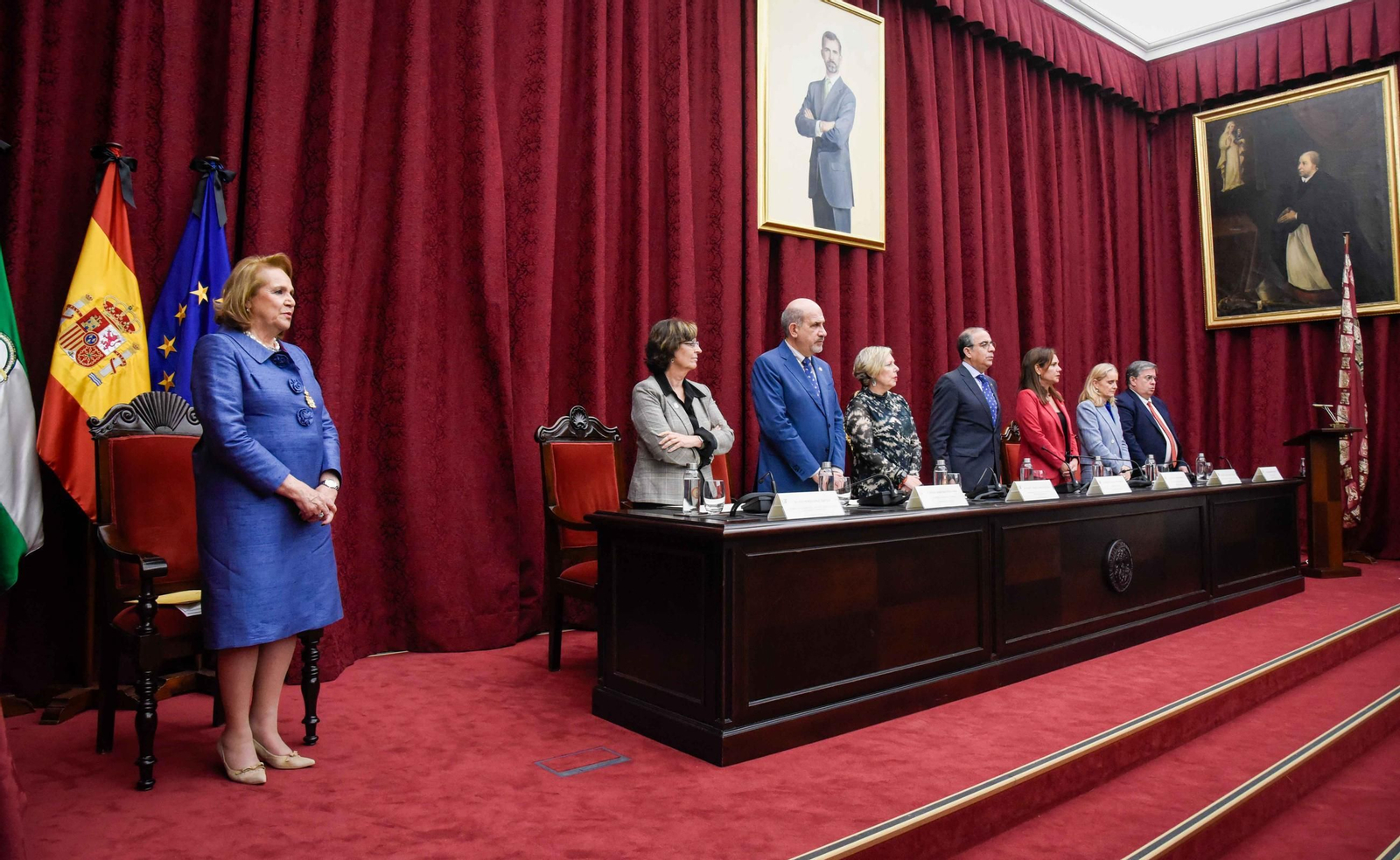 Imposición de la Medalla de la Universidad de Sevilla a Concha Yoldi