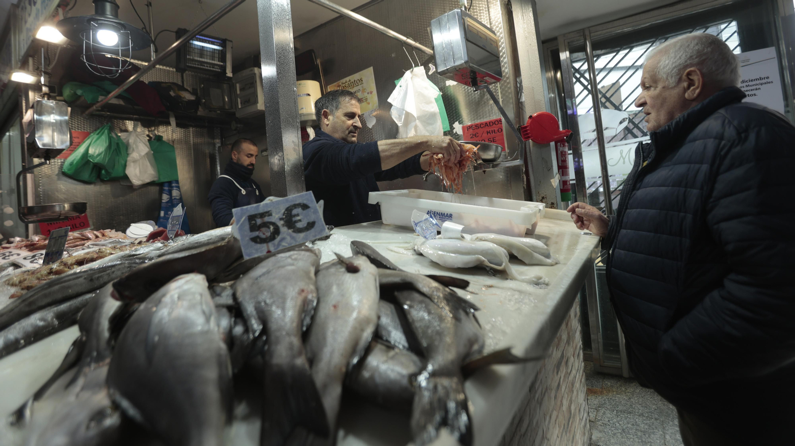 Las fotos del mercado de abastos de Algeciras un día antes de Nochebuena