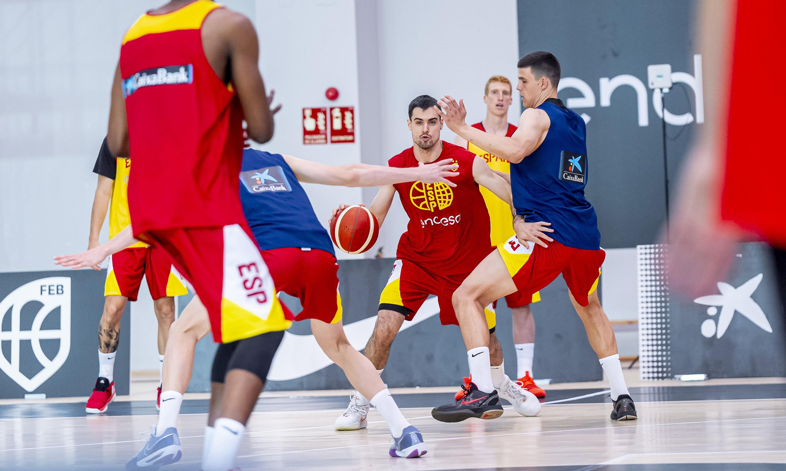 España vuelve a trabajar en Madrid con Alberto Díaz y Yankuba Sima España vuelve a trabajar en Madrid con Alberto Díaz y Yankuba Sima
