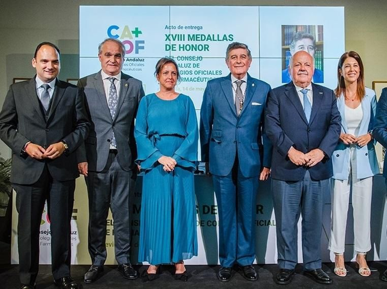 Manuel Pérez tras recibir la medalla de honor del CACOF.