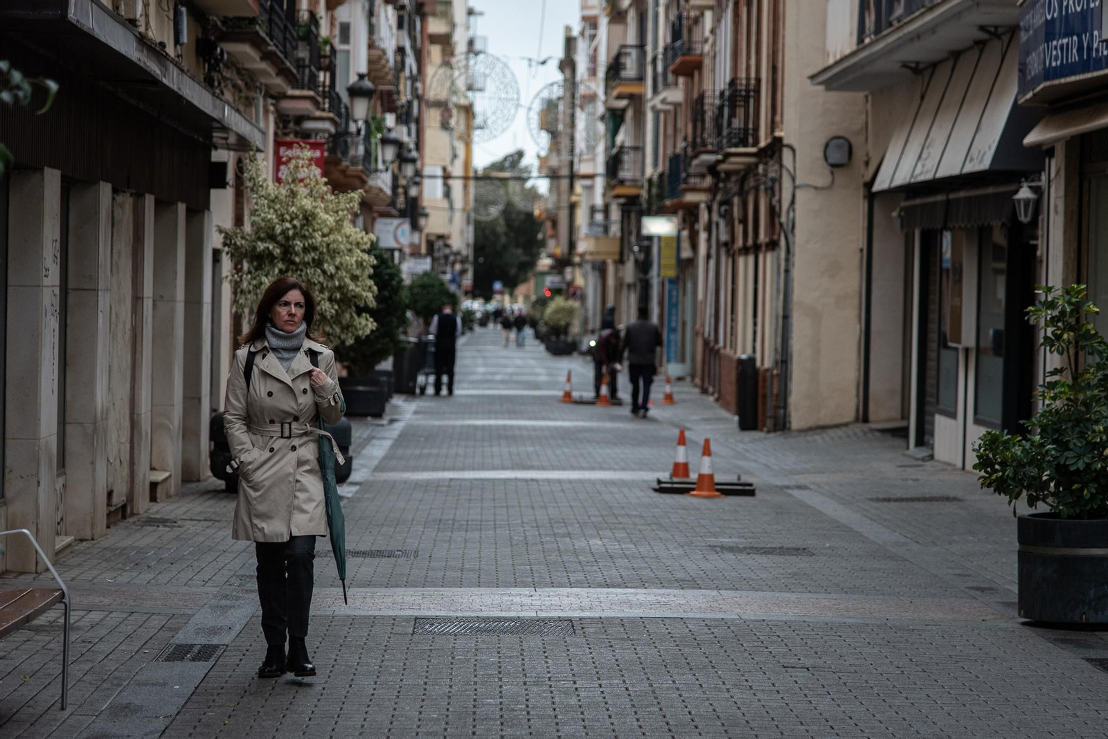 Día de lluvia, viento y frío en Huelva, en imágenes