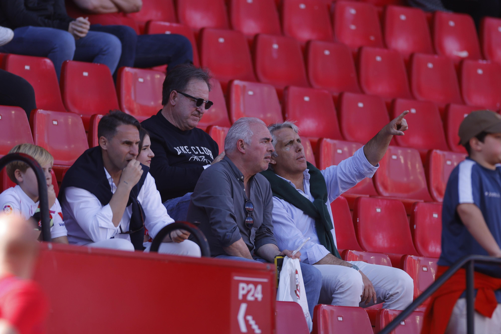 Búscate en las fotos del Sevilla-Almería