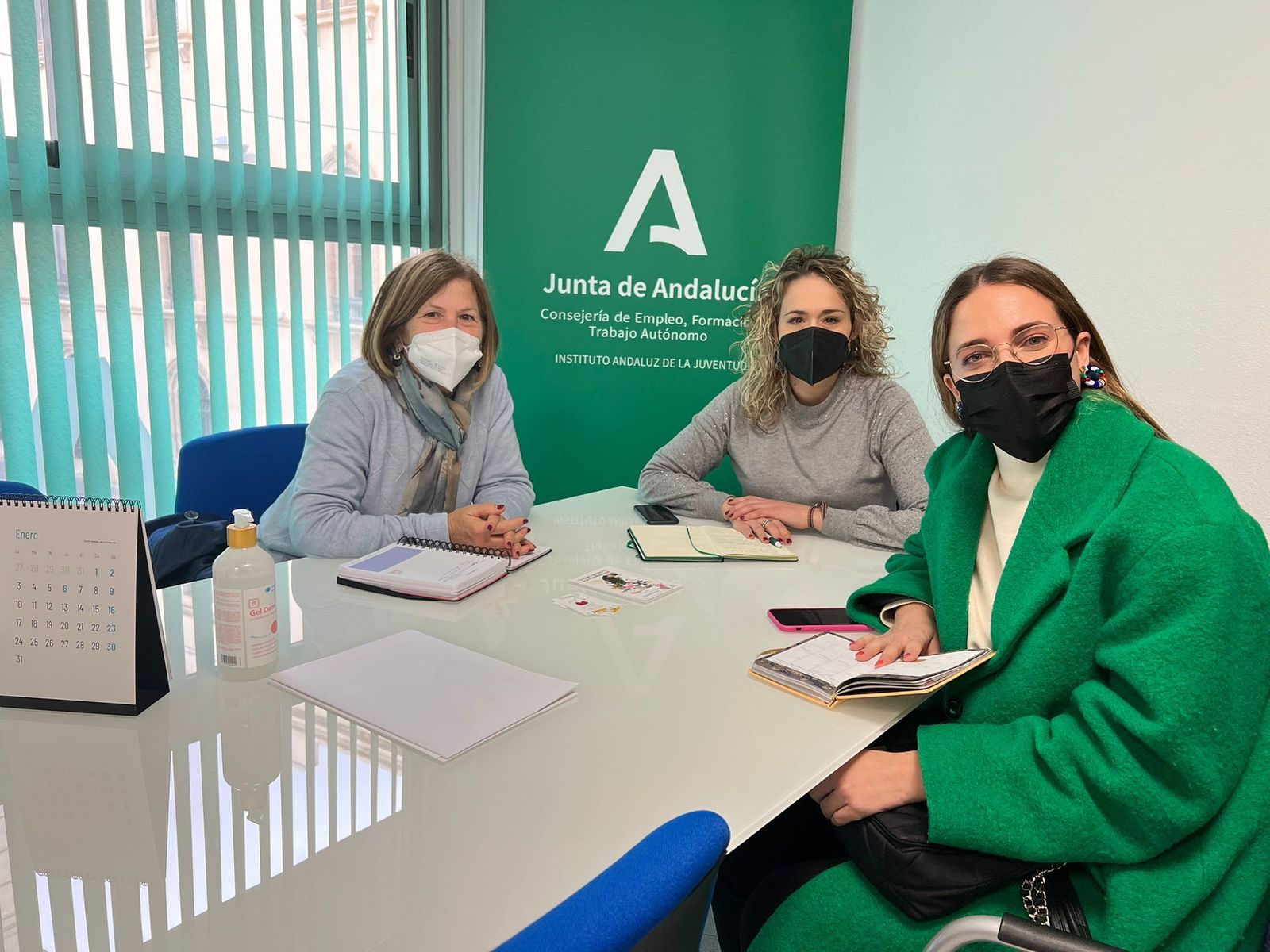 Reunión en la sede del IAJ en Almería.