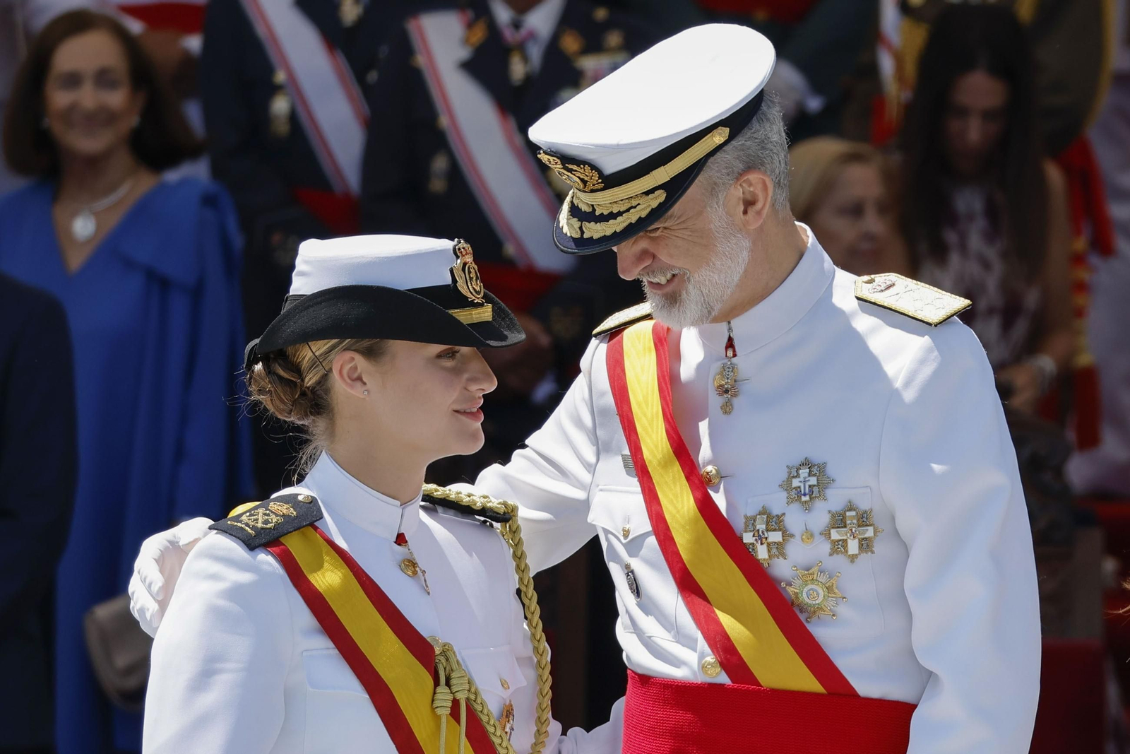 La Princesa Leonor con su padre el rey Felipe VI.