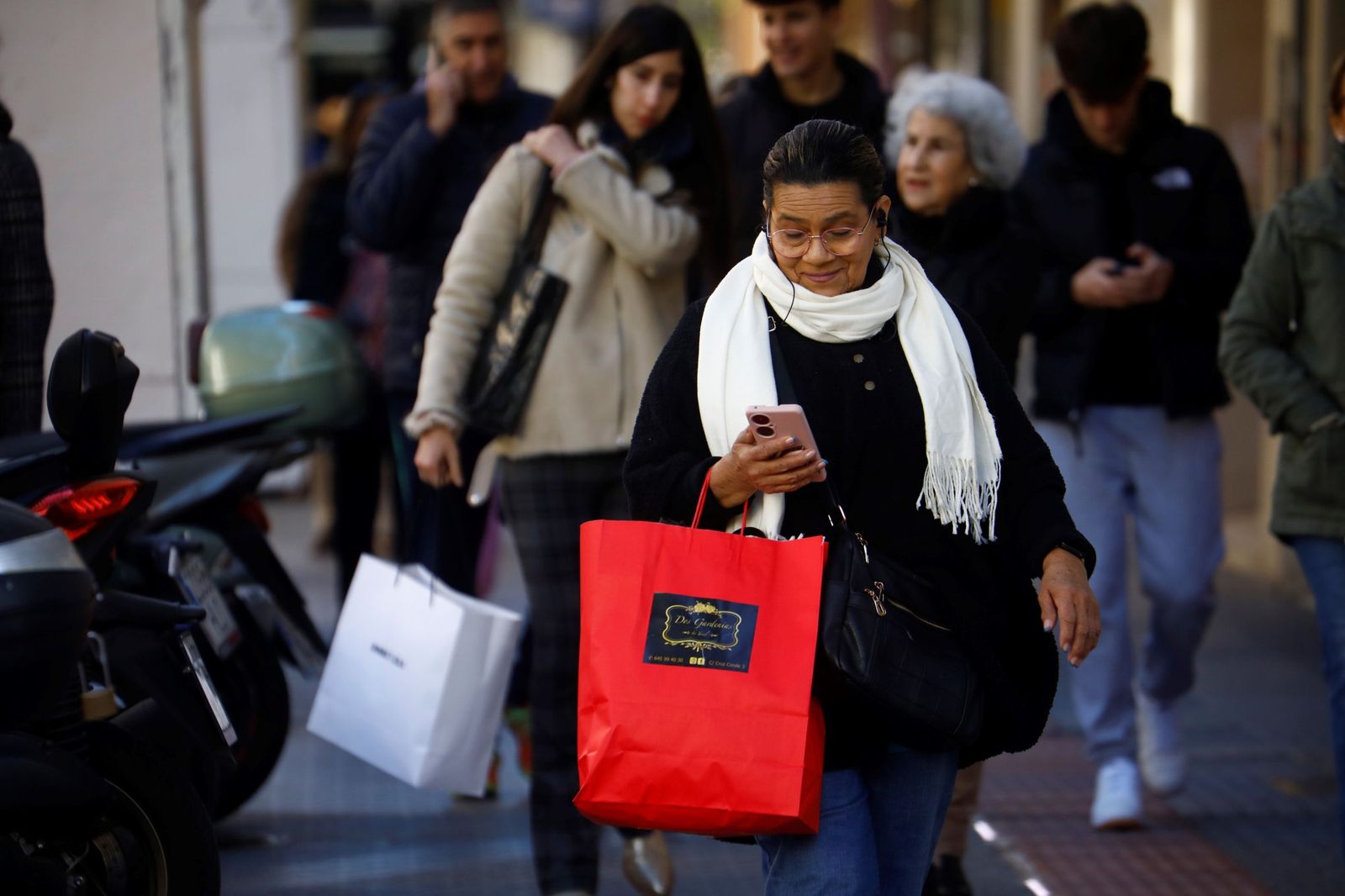 Los cordobeses se lanzan a por las rebajas de invierno, en imágenes