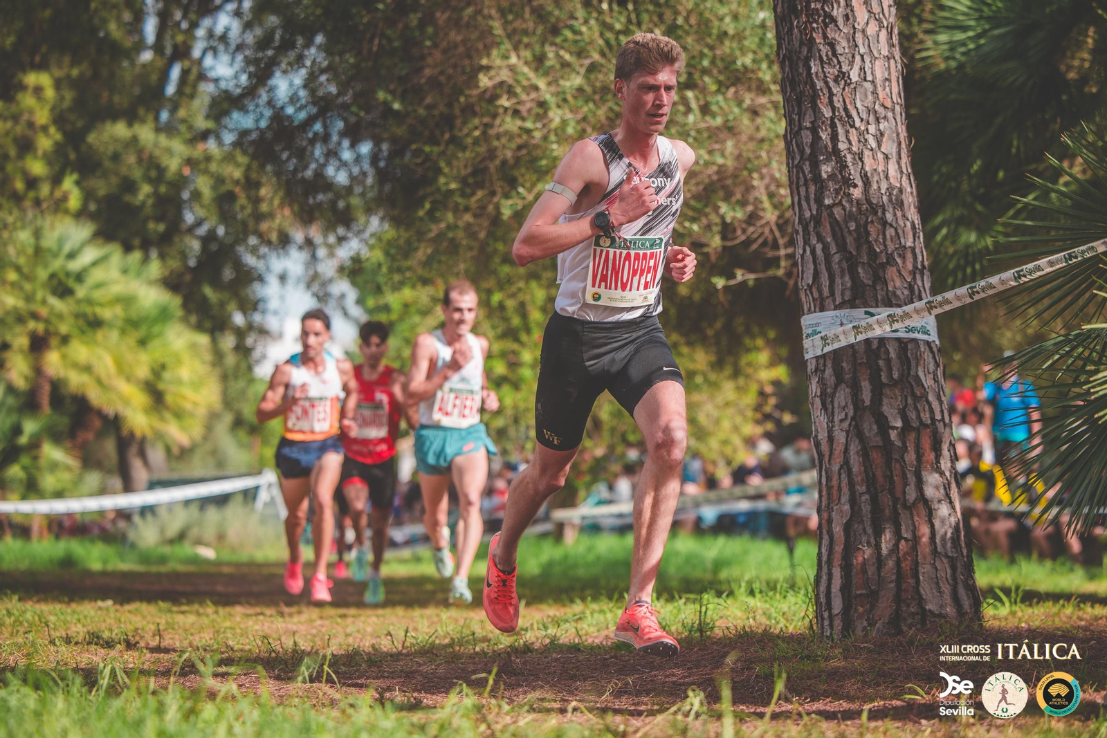 Búscate en las fotos del Cross de Itálica 2025 | 12