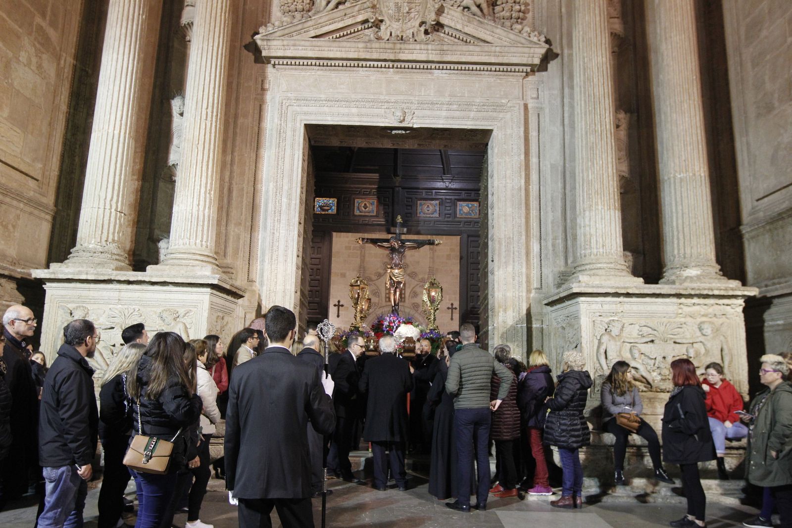 Imágenes Via Crucis Santo Cristo de la Escucha. Semana Santa Almería 2019