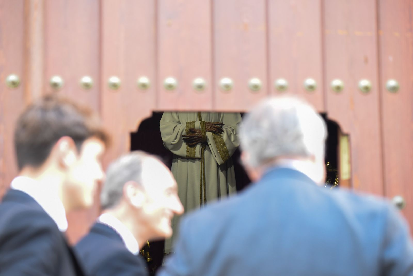 El traslado del Señor de la Sangre a la Catedral para el Vía Crucis de las Cofradías, en imágenes