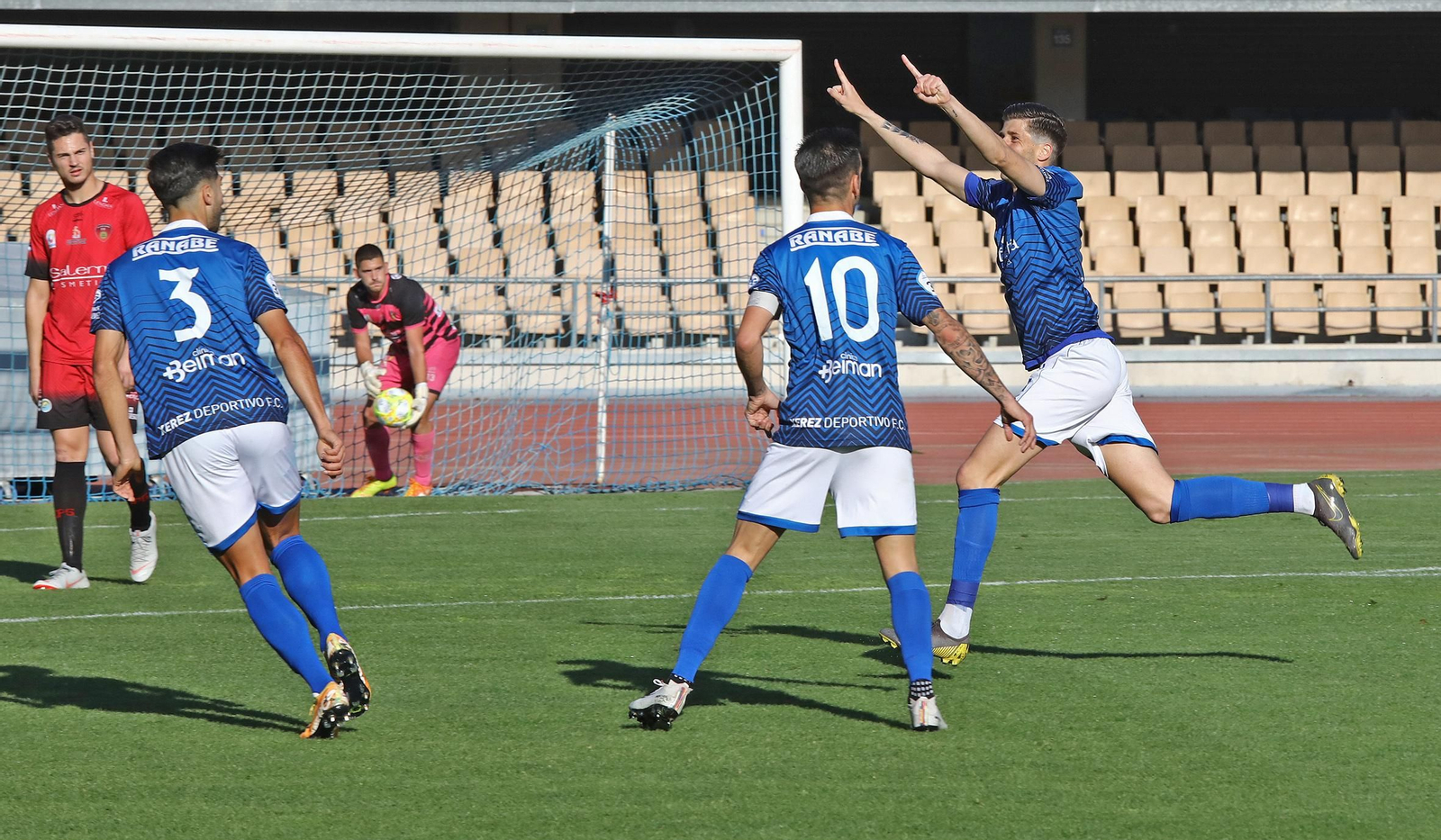 Imágenes del Xerez DFC - S. Puente Genil (2-1)