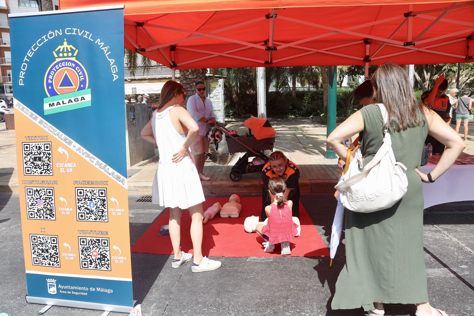 Fotogalería: viaje en el tiempo a la Málaga de los años 80 en el Día sin coche