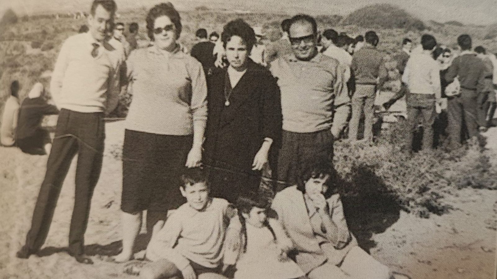 Familia de Antonio el del Agua en una excursión en las Dunas de Cabo de Gata.