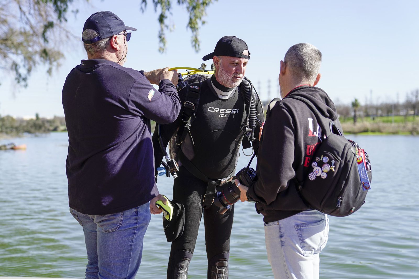 La limpieza solidaria del Guadalquivir en el Centro Náutico del Alamillo, todas las fotos