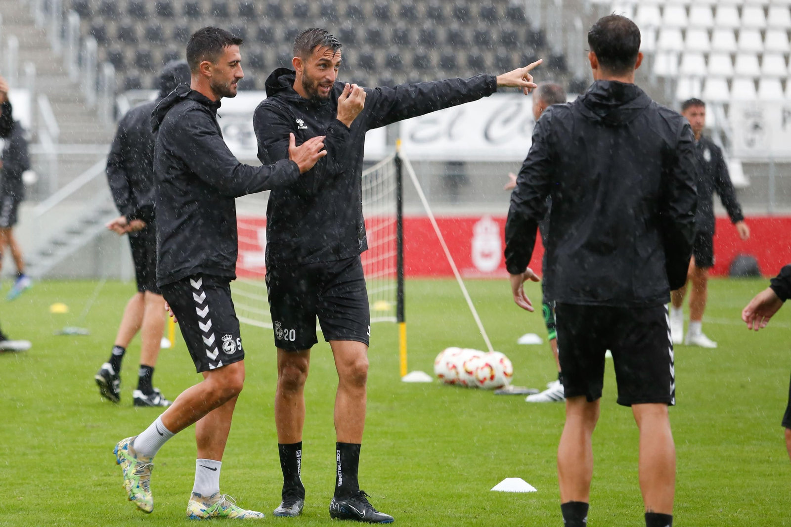 Las fotos del primer entrenamiento de Javi Moreno al frente de la Balona en La Línea