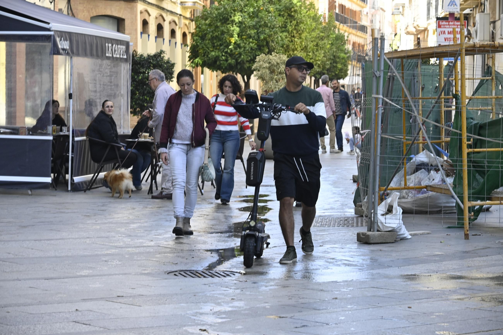 Imágenes de ambiente del sábado 2 de noviembre en Huelva
