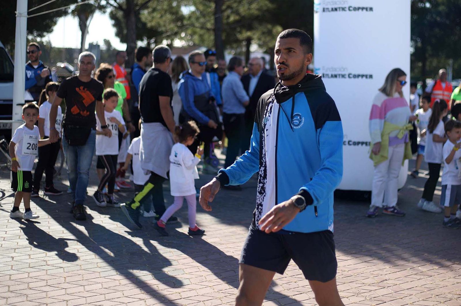 Imágenes de la carrera infantil previa a la "10K Puerta del Descubrimiento"
