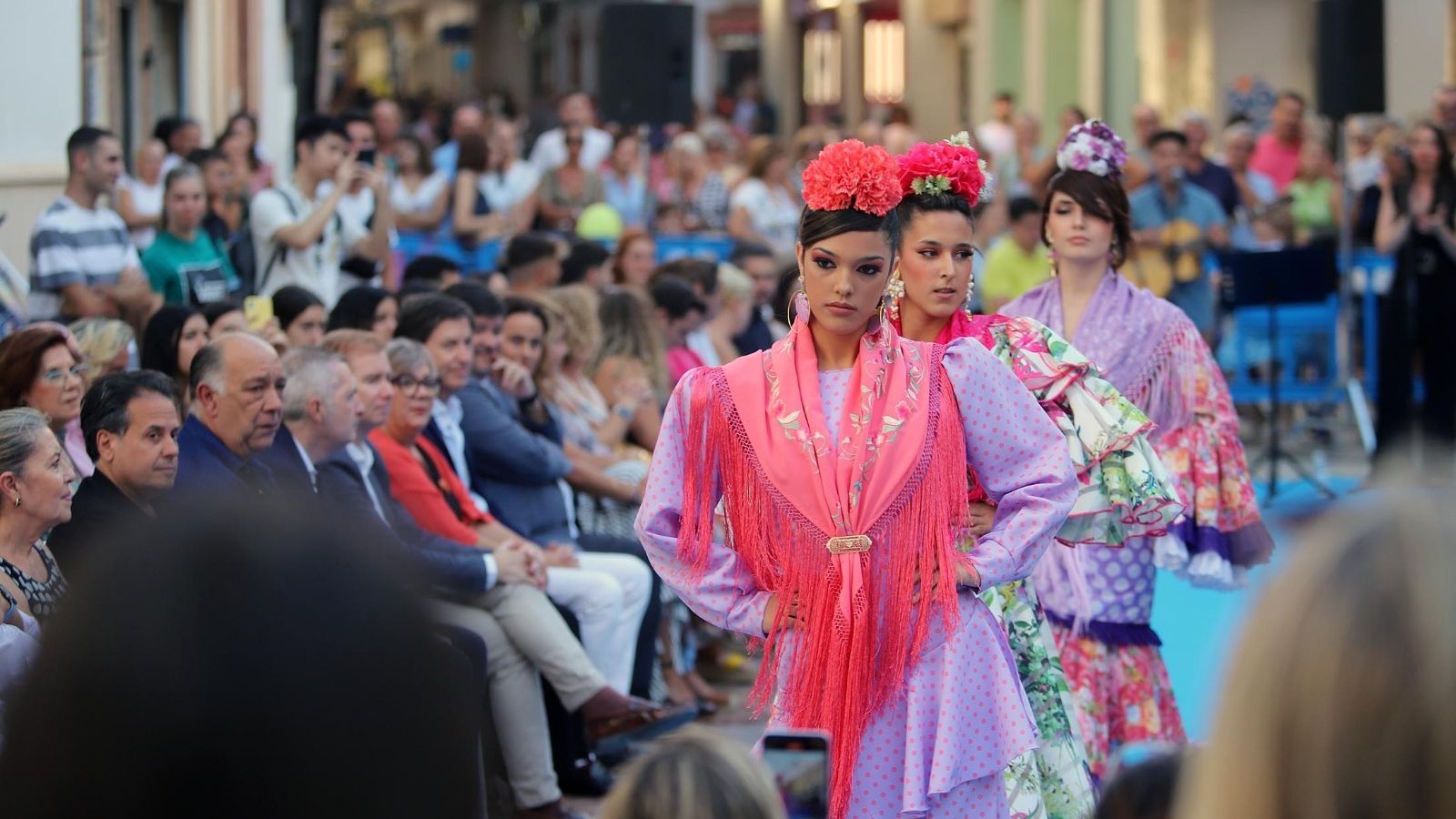 Las puertas de la iglesia de La Concepción se han convertido en una pasarela.