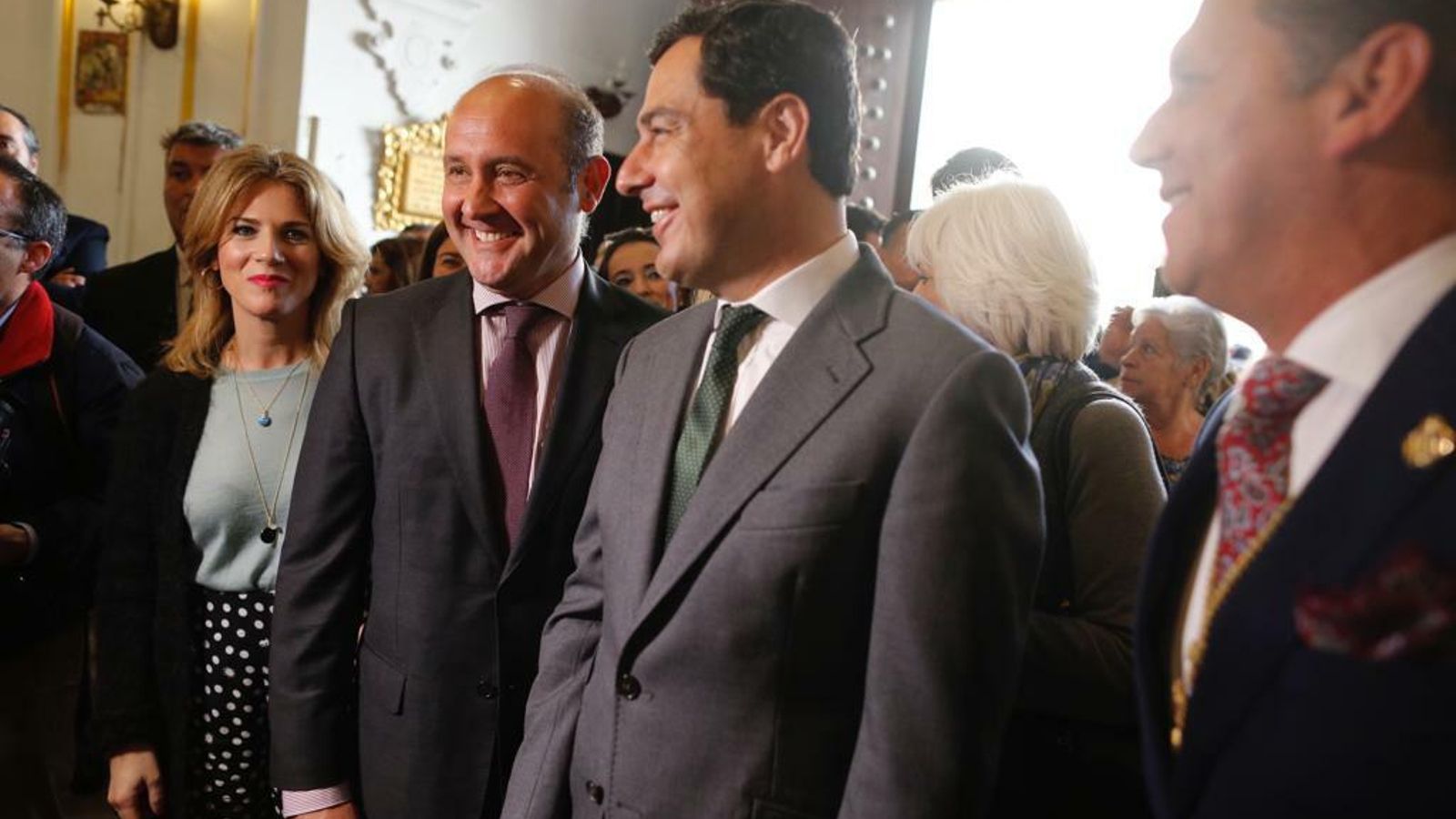 Moreno Bonilla estuvo acompañado en su visita a la iglesia de La Palma por el candidato de los populares a la Alcaldía, Juancho Ortiz. Moreno Bonilla estuvo acompañado en su visita a la iglesia de La Palma por el candidato de los populares a la Alcaldía, Juancho Ortiz.