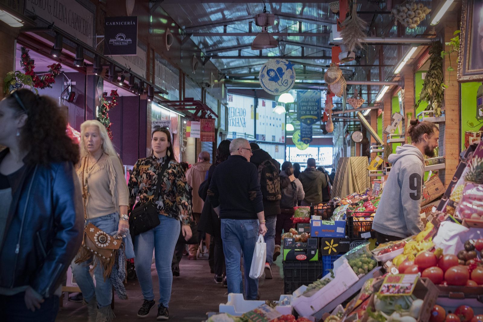 Ambiente en un mercado de abastos de la ciudad