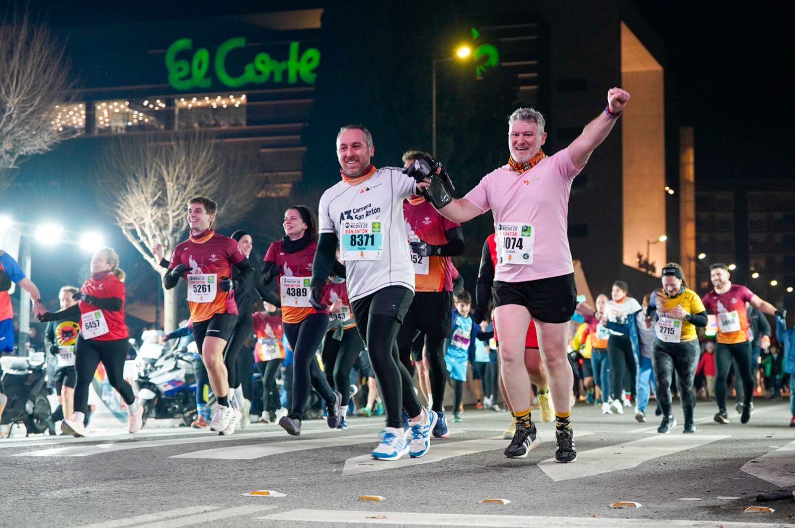 En imágenes: búscate en tu llegada a meta de la Carrera de San Antón 2026 (2)