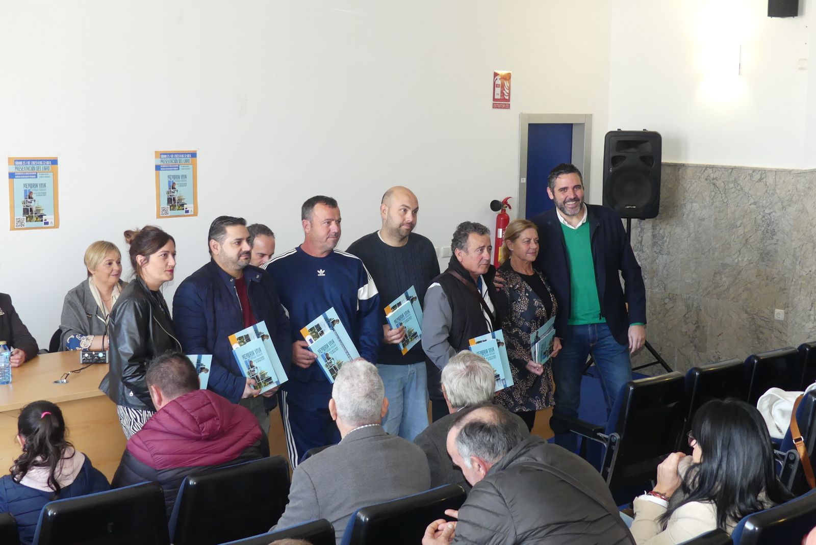 Patrones de Almería con el teniente de alcalde de la ciudad, Juan José Alonso.