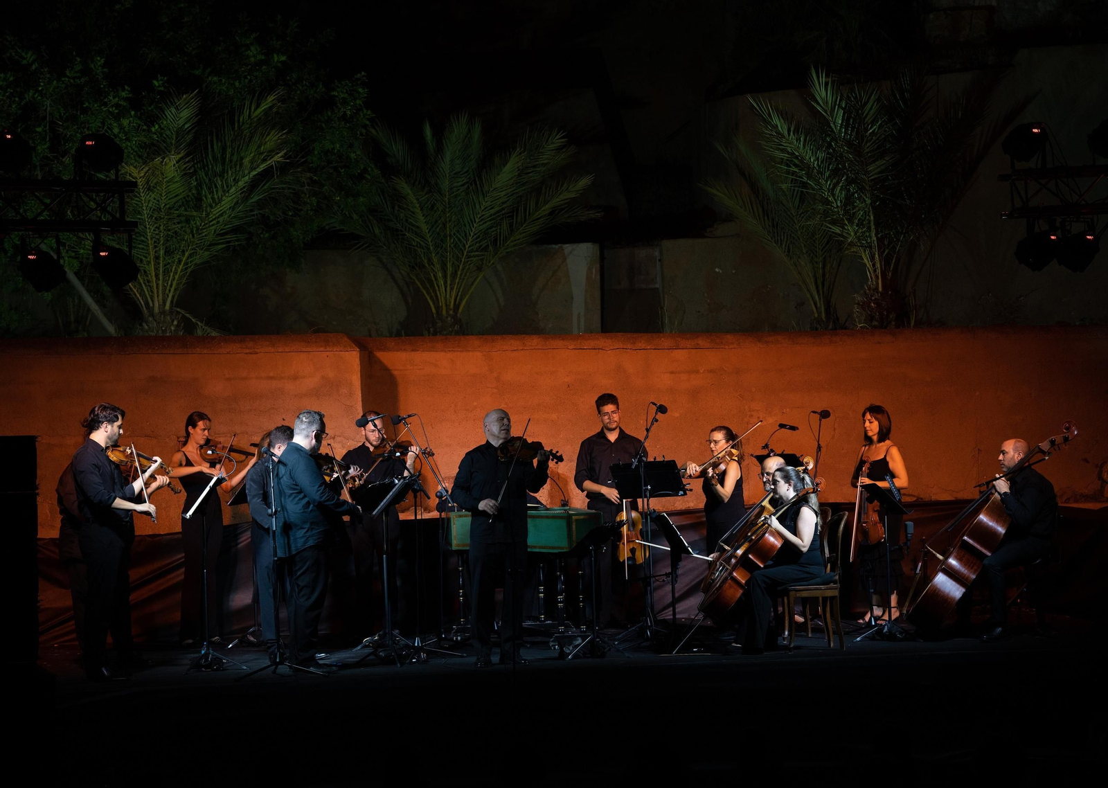 La OCAL durante su concierto ofrecido en Rodalquilar.